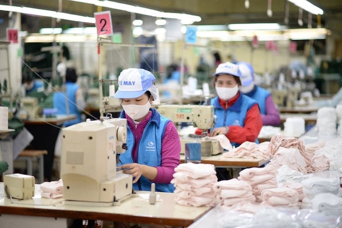 Dệt may Việt Nam vừa đón đơn hàng dồi dào vừa lo chống dịch